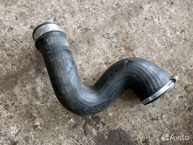 Патрубок фильтра воздушного Volkswagen Passat B5