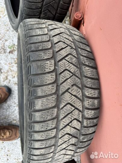 Pirelli Cinturato Winter 225/40 R18