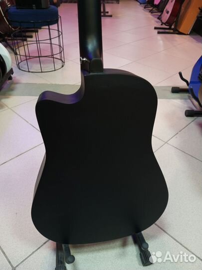 Акустическая гитара Belucci поврежденная