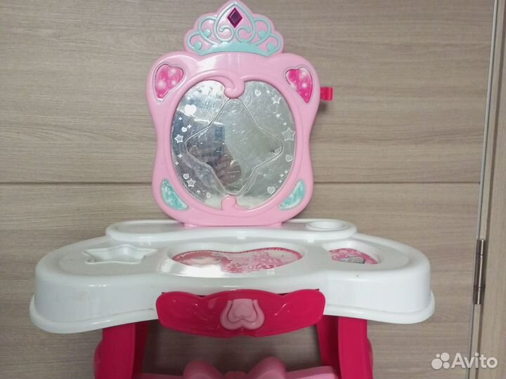 Игрушки разные много