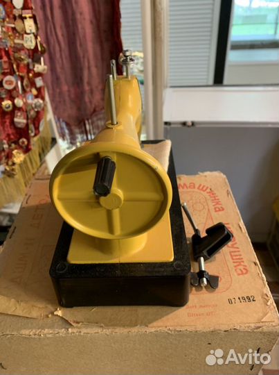 Детская швейная машинка. Новая В коробке