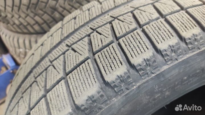 Bridgestone Blizzak Revo GZ 215/60 R16 95S