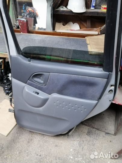 Дверь задняя правая Тойота funcargo 2000 год