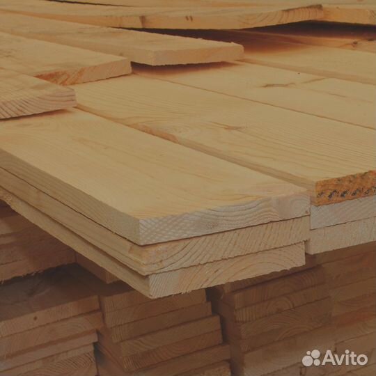 Доски лиственницы 35x140 мм, обработаны для защиты от влаги