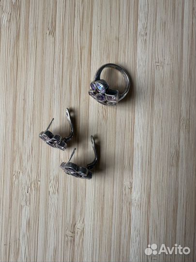 Комплект серебряные серьги и кольцо с камнями