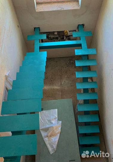 Лестничные перила кованные с монтажем