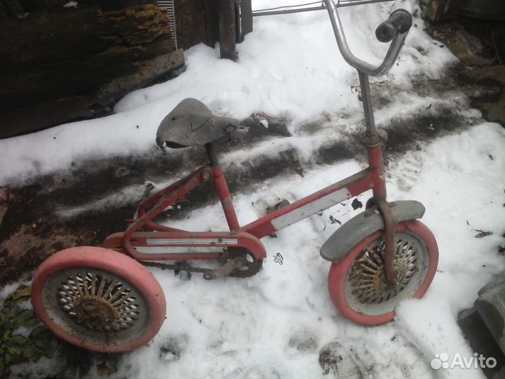 Детский велосипед трёхклёсный