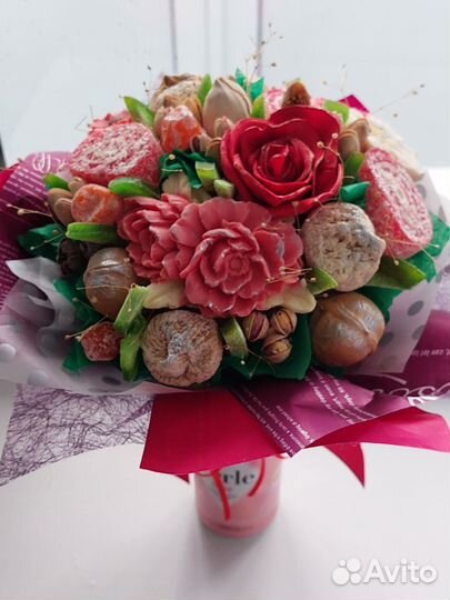 Съедобный букет женский с напитком