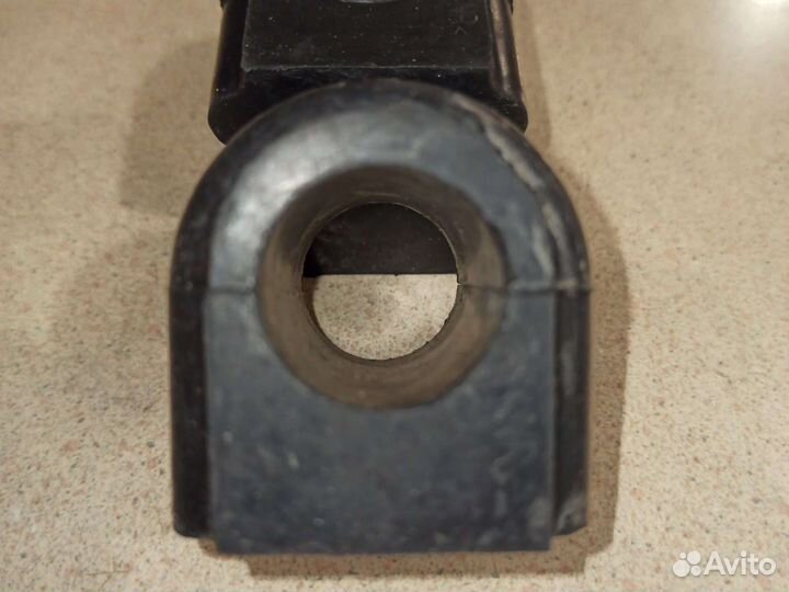 Втулка стабилизатора hyundai-KIA 548132H000