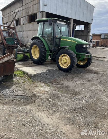 Трактор John Deere 5725, 2007