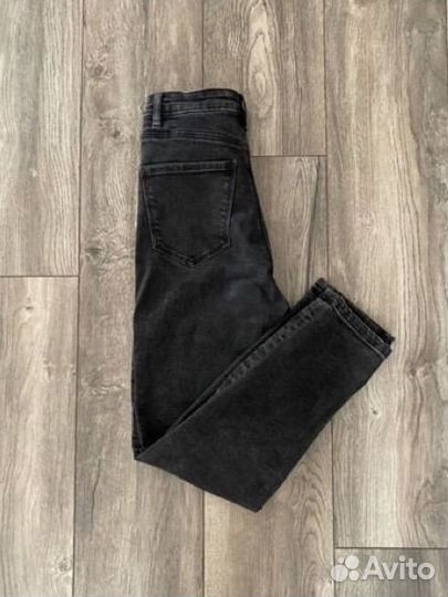 Джинсы Stradivarius Mom slim 36 S черные