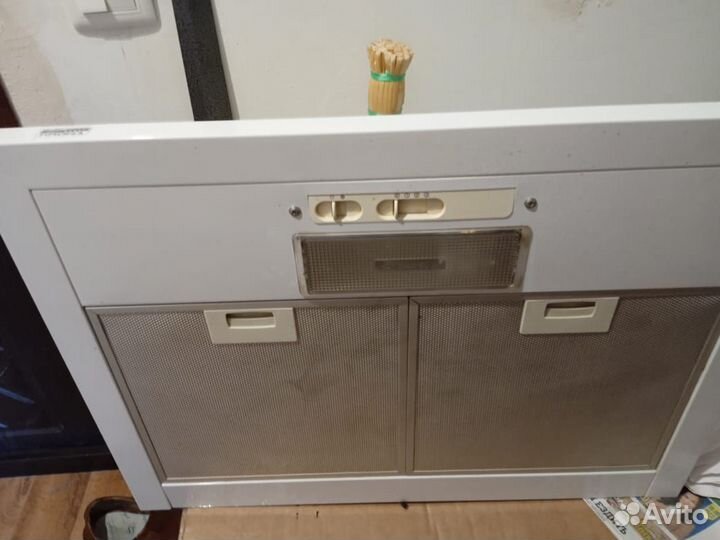 Вытяжка для кухни 60 см Krona