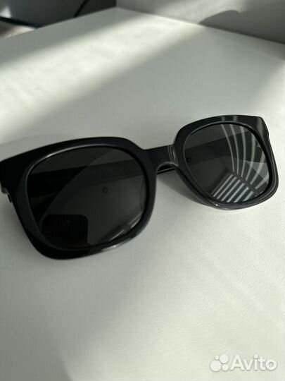 Солнцезащитные очки