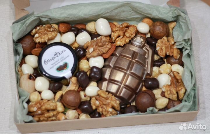 Съедобные букеты, ореховые боксы, шоколад