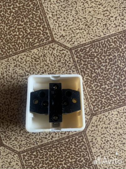 Выключатель одноклавишный