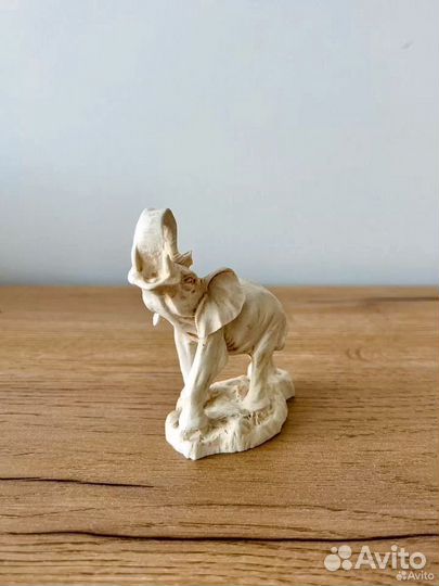 Статуэтка слон