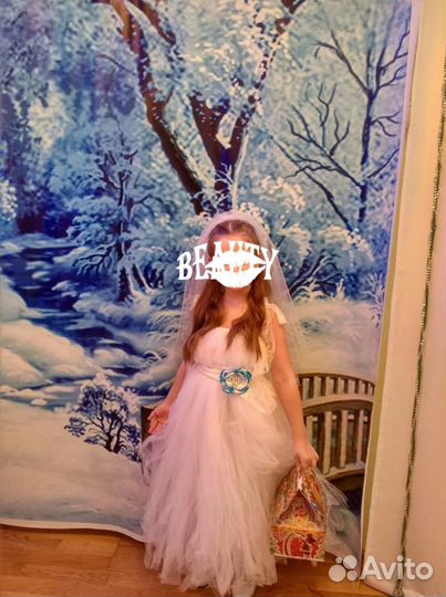 Нарядное платье