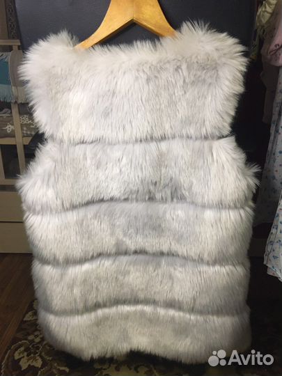 Меховая жилетка из песца