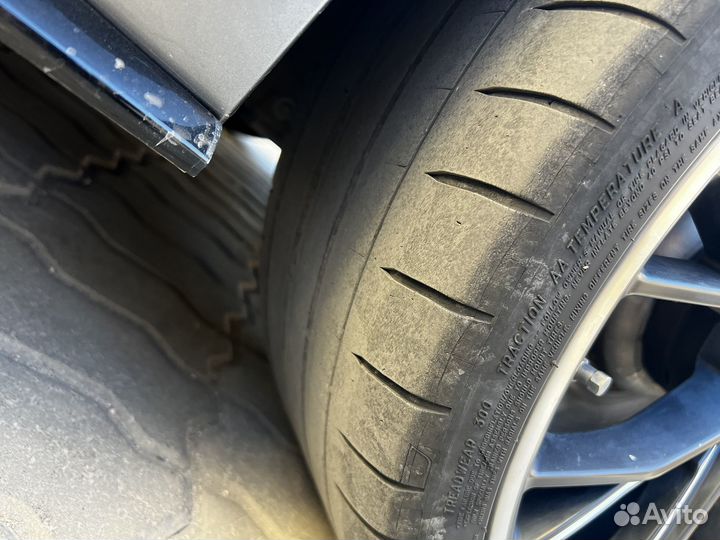 Michelin Pilot Sport 4 S 245/35 R20 и 275/30 R20