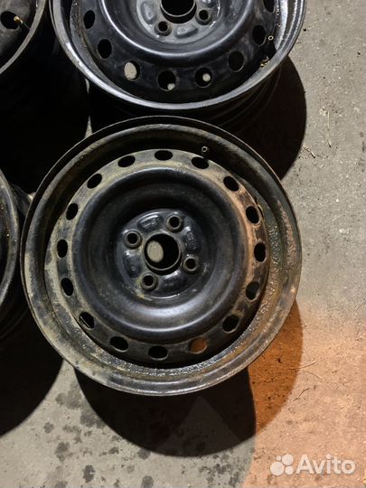 Диски на hyundai solaris r15 Kia Rio