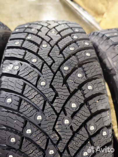 Pirelli Ice Zero 2 215/55 R16