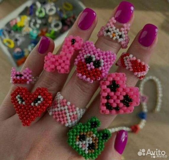 Украшение из бисера