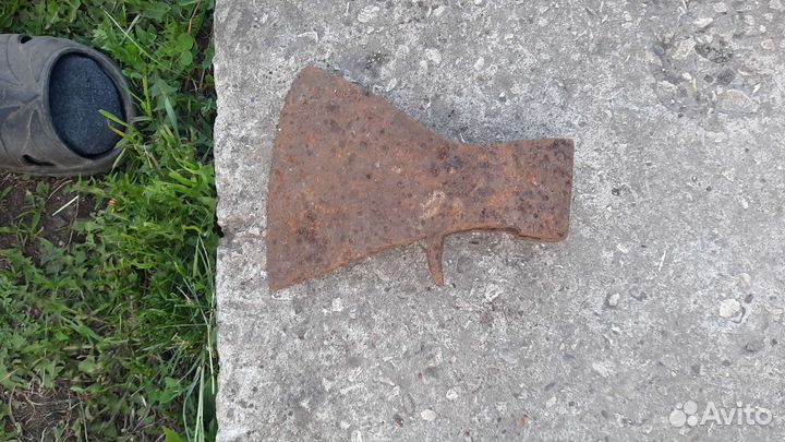 Топор старинный