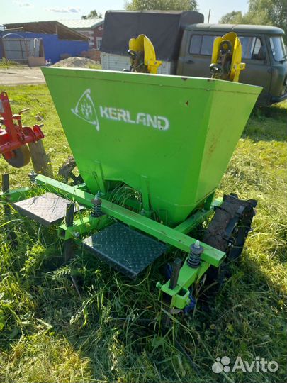 Картофелесажалка для минитрактора