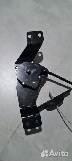 Кронштейн запасного колеса grand starex 62800H4100