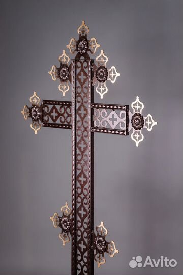 Крест могильный