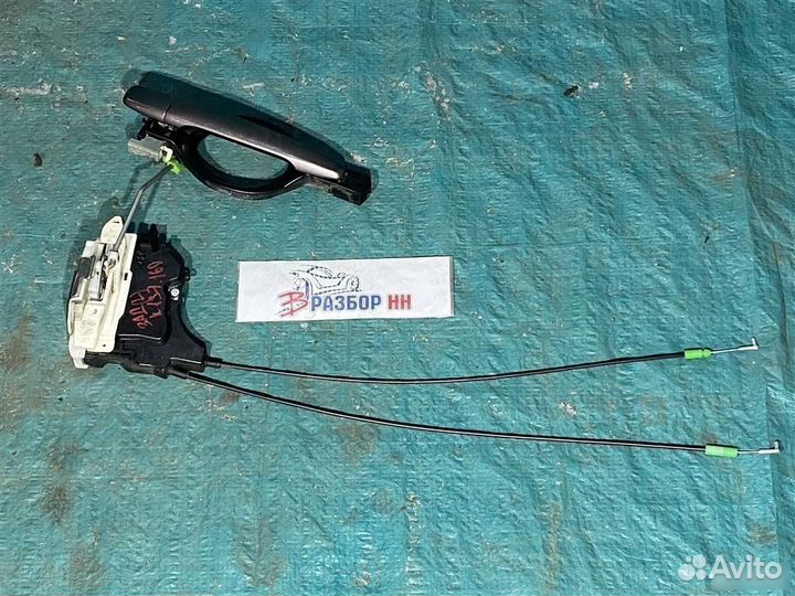 Замок двери задний правый Mitsubishi Outlander XL