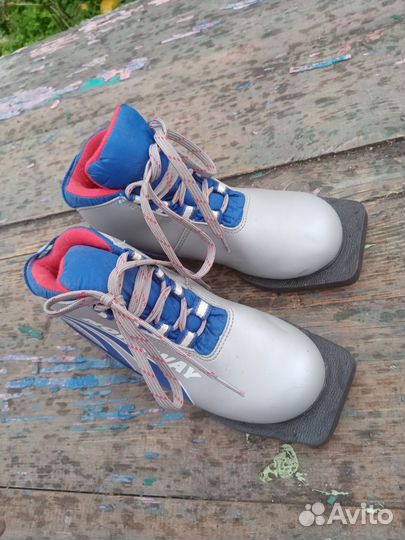 Лыжные ботинки