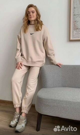 Спортивный костюм женский Nike