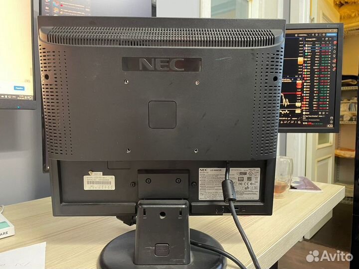 Монитор NEC 19