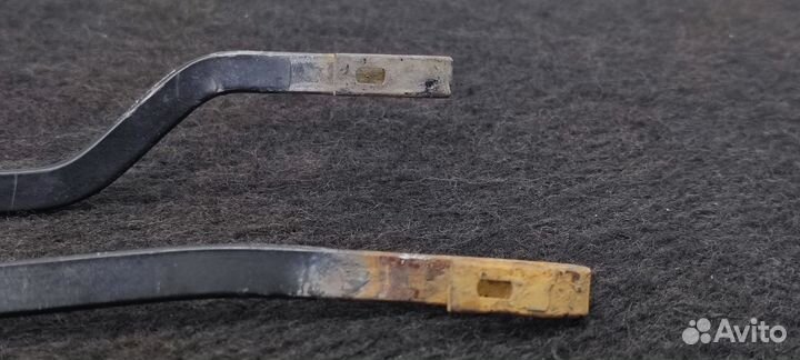 Поводок стеклоочистителя Nissan Primera P11