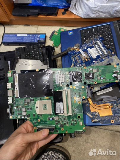 Ноутбук на запчасти
