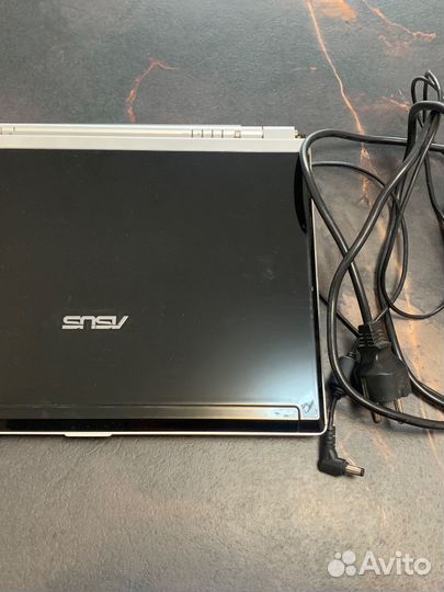 Ноутбук asus