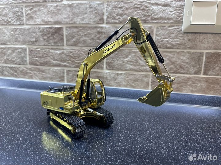 Масштабная модель экскаватора Hitachi ZX200
