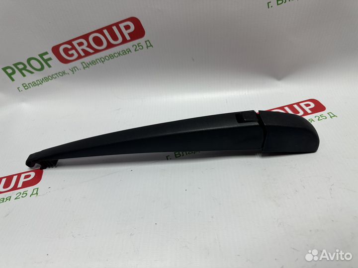 Поводок стеклоочистителя заднего Toyota Land Cruis