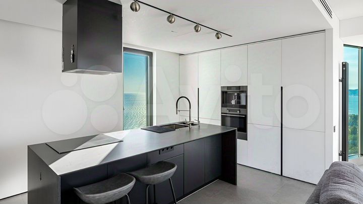 3-к. квартира, 90 м², 18/23 эт.