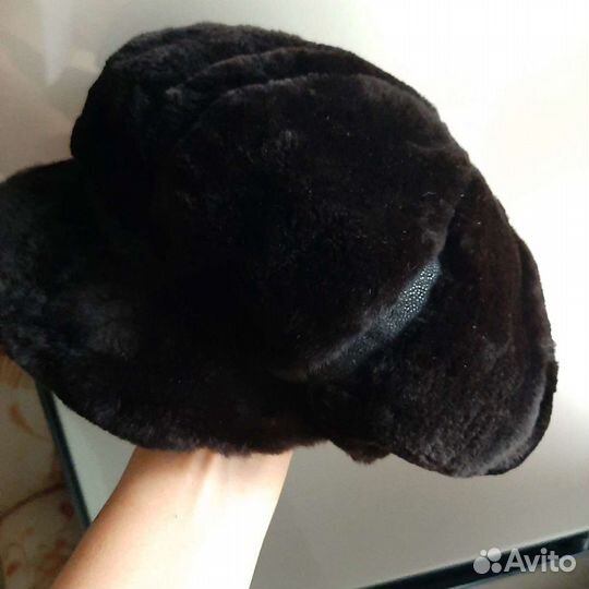 Меховая женская кепка