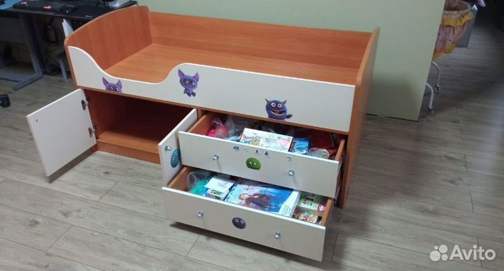 Детская кровать от 3 лет с ящиками и матрасом