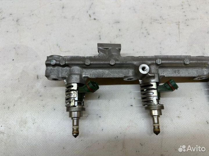 Топливная рейка правая Lexus Gs300 GRS190 3GR-FSE