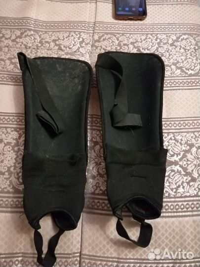 Футбольные щитки