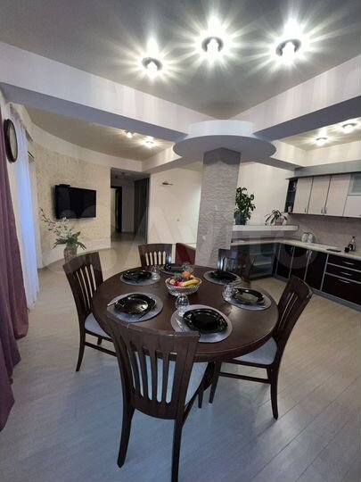 3-к. квартира, 95 м², 8/9 эт.