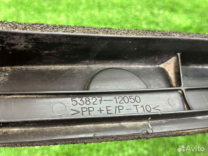 Пыльник крыла переднего правого Toyota Corolla