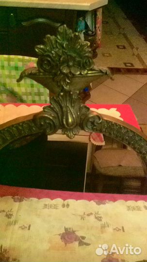 Зеркало в бронзе