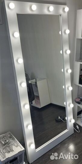 Гримерное зеркало в полный рост