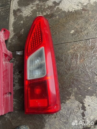 Задний фонарь левый peugeot partner 2