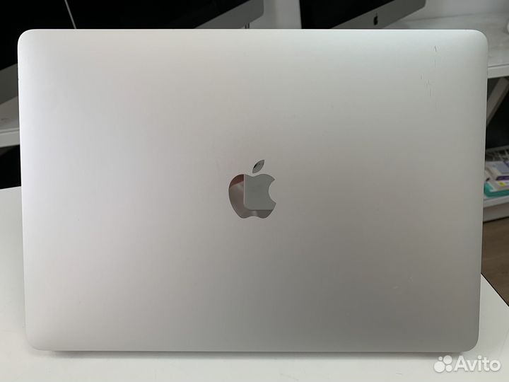 MacBook Pro 13 2020 i5 1.4 8 Ram 500 SSD (П-943)